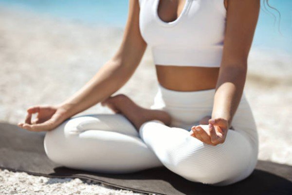 Mengenal Lebih Dekat Yoga untuk Kesehatan dan Kebugaran Yoga untuk Kesehatan dan Kebugaran